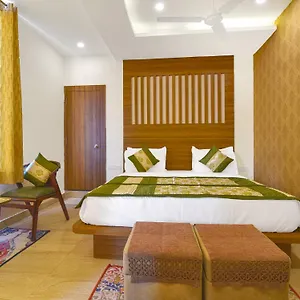 *** Hotel Sky Blu And Rooftop Restaurant India
